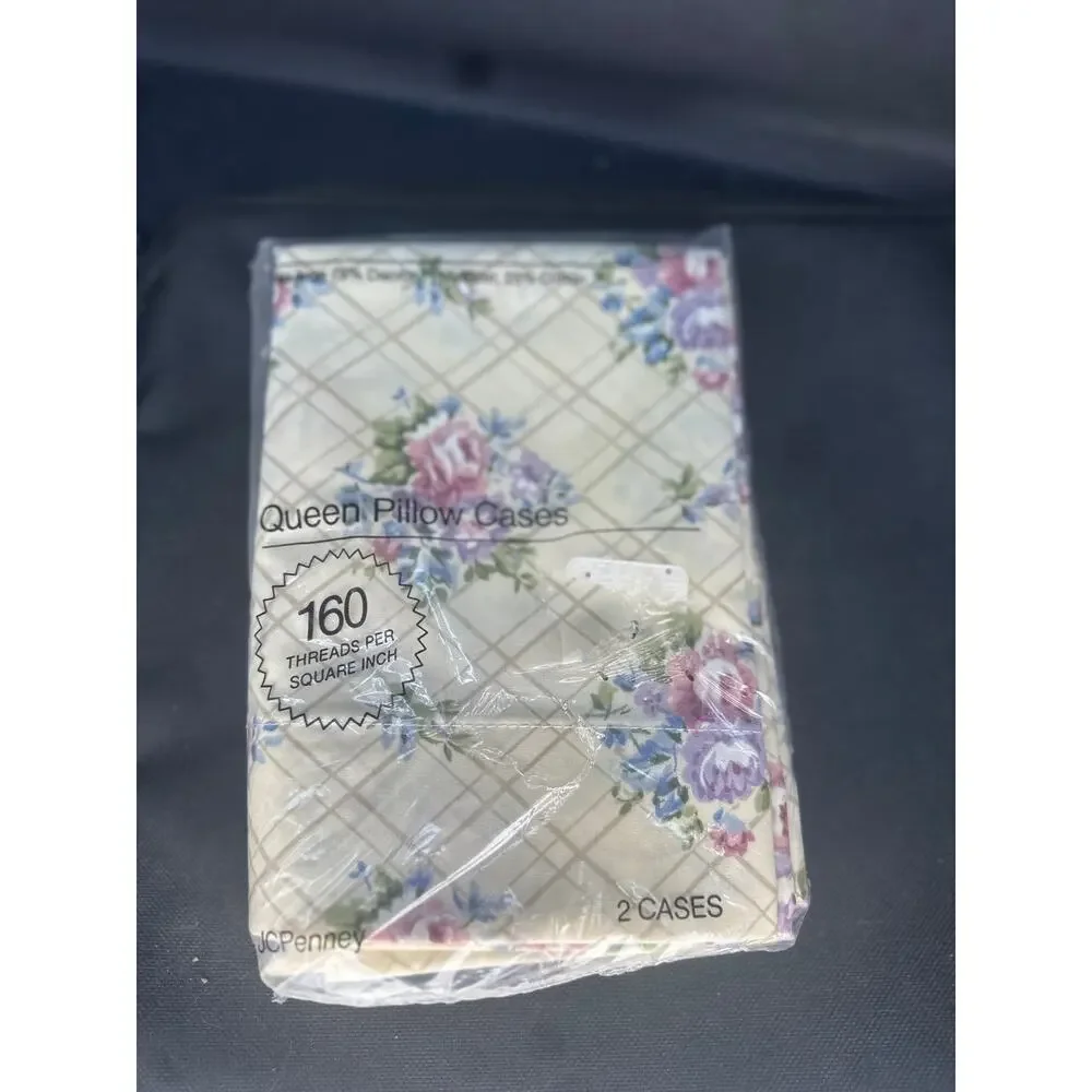 VTG JCPenney Daphne Floral 2 Queen Pillowcases